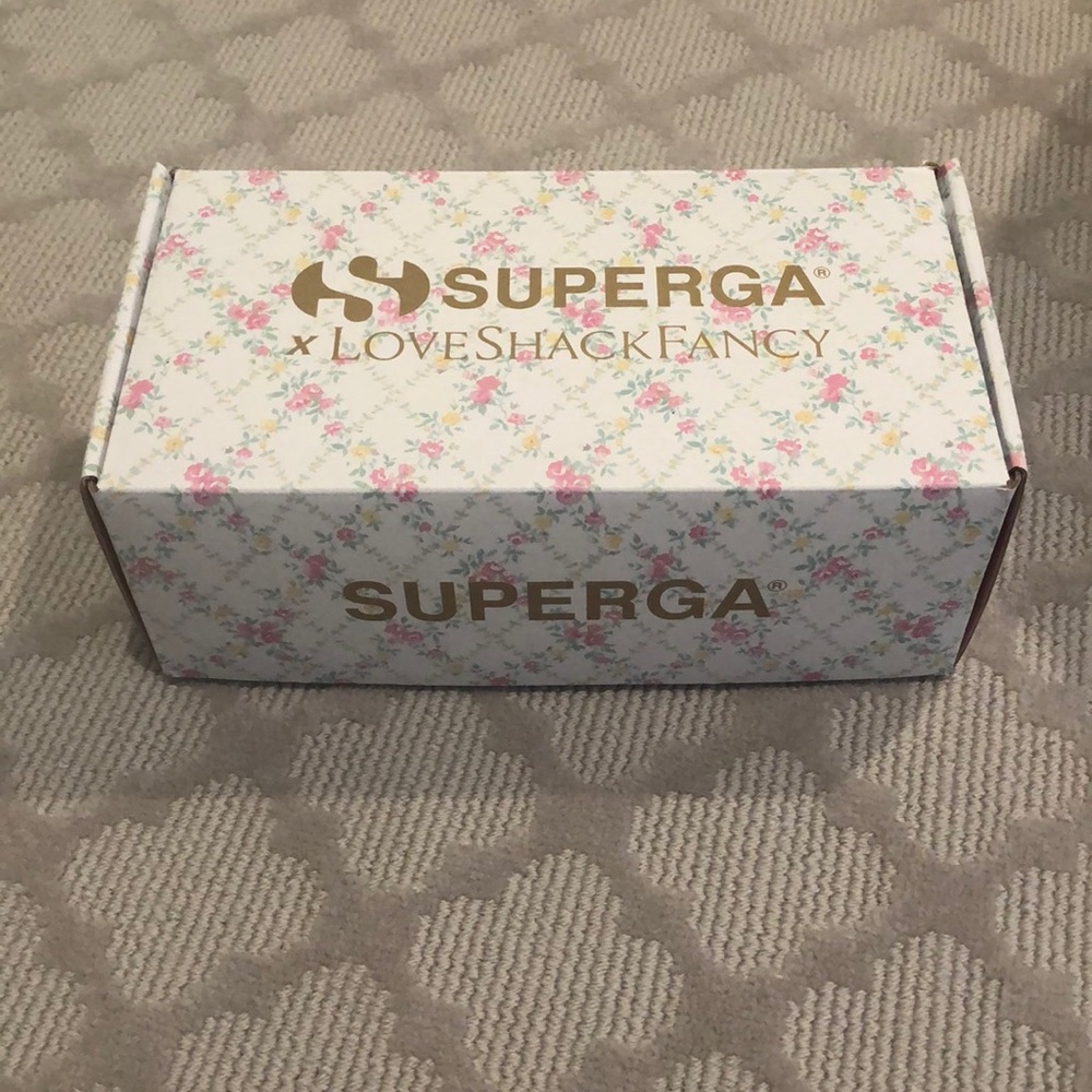 Empty shoe box